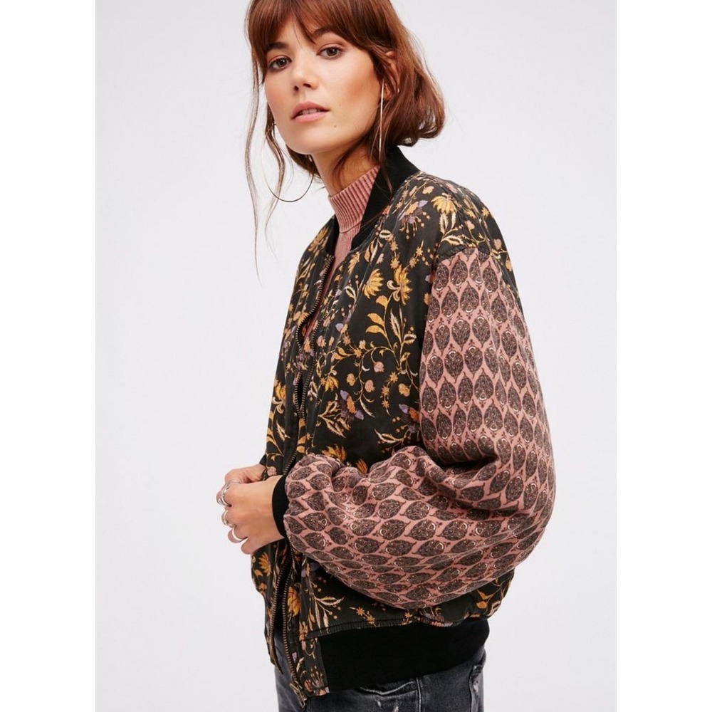 Free People Bomber Jacket Womens Small Black Floral Mixed Print Excellent Zip Up